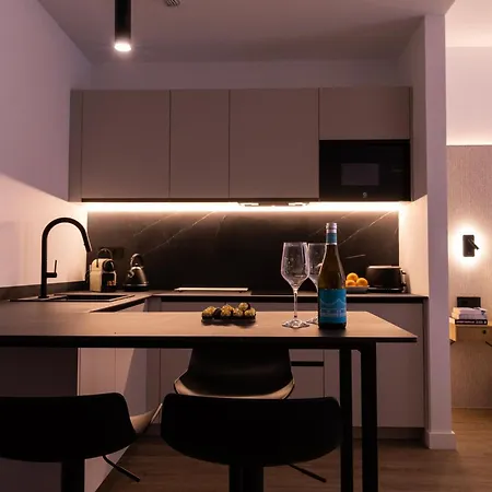 Demetrio By Alma * Valence